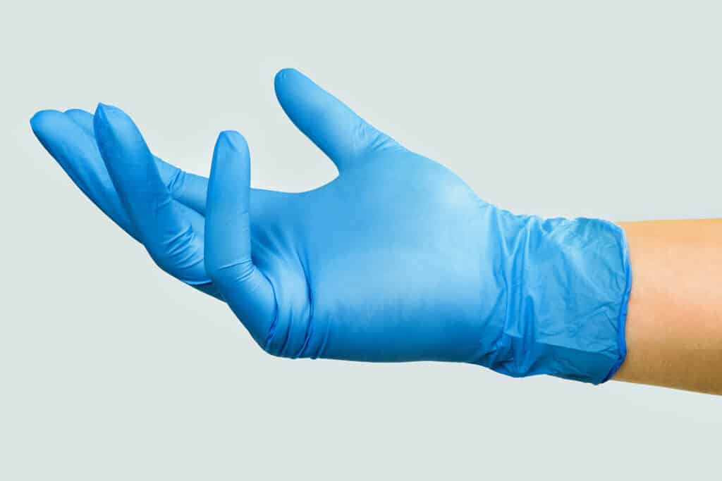 A que llamamos guantes de plástico desechables? - Blog Guanta